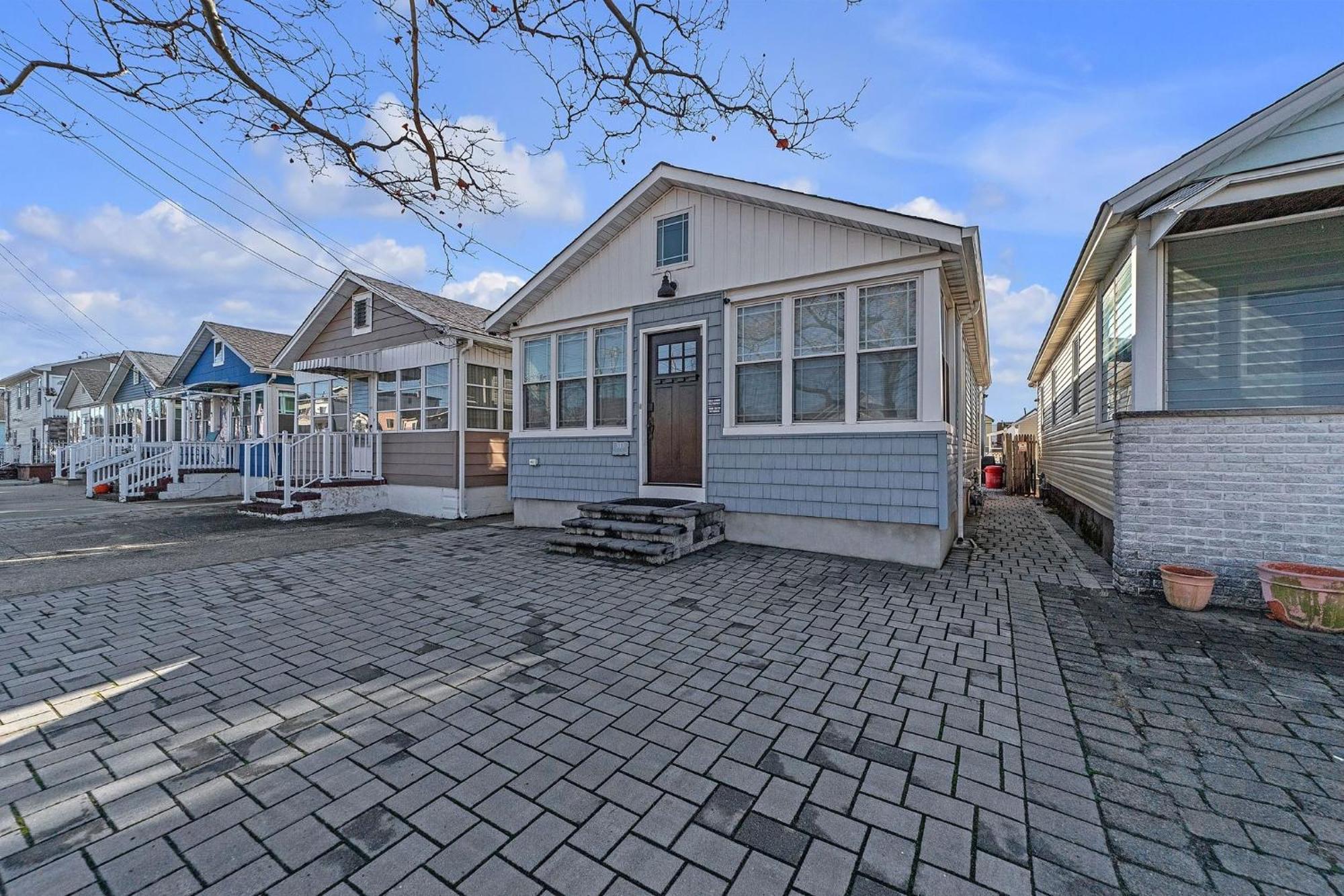 Cozy 3-Br Retreat, Four Blocks To Beach & Boardwalk Home Seaside Heights Exterior photo